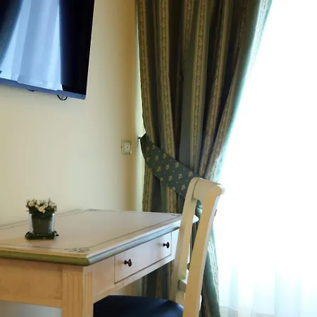 Borgo Antico 3* Como