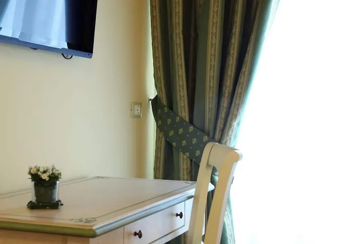 Borgo Antico 3* Como