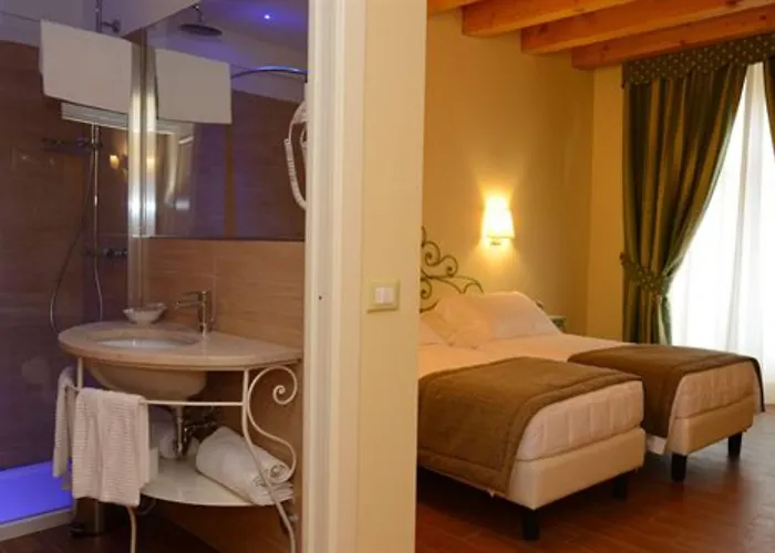 Borgo Antico Hotel 3*
