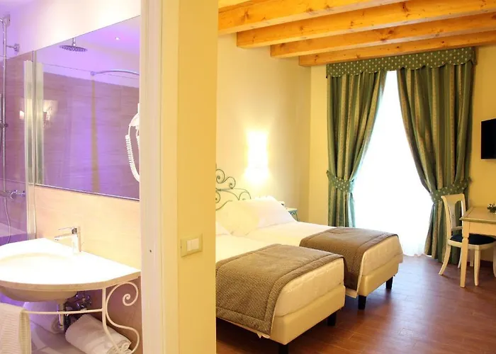 焉提博古酒店 3*